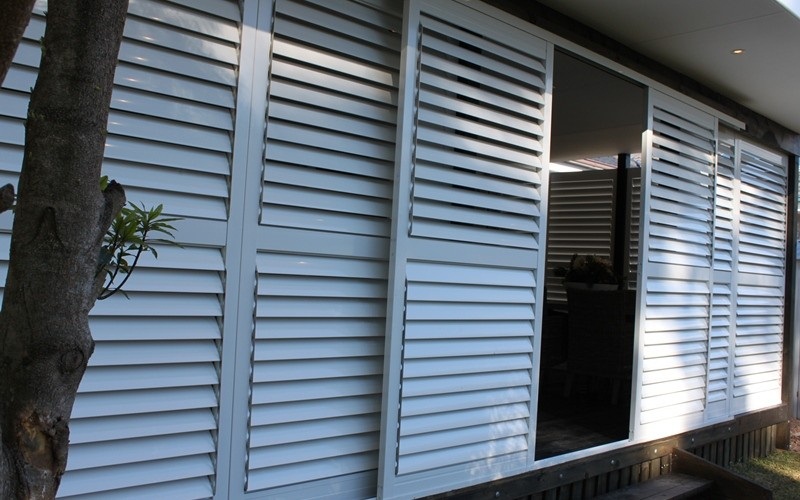 How to Pick Outdoor Plantation Shutters