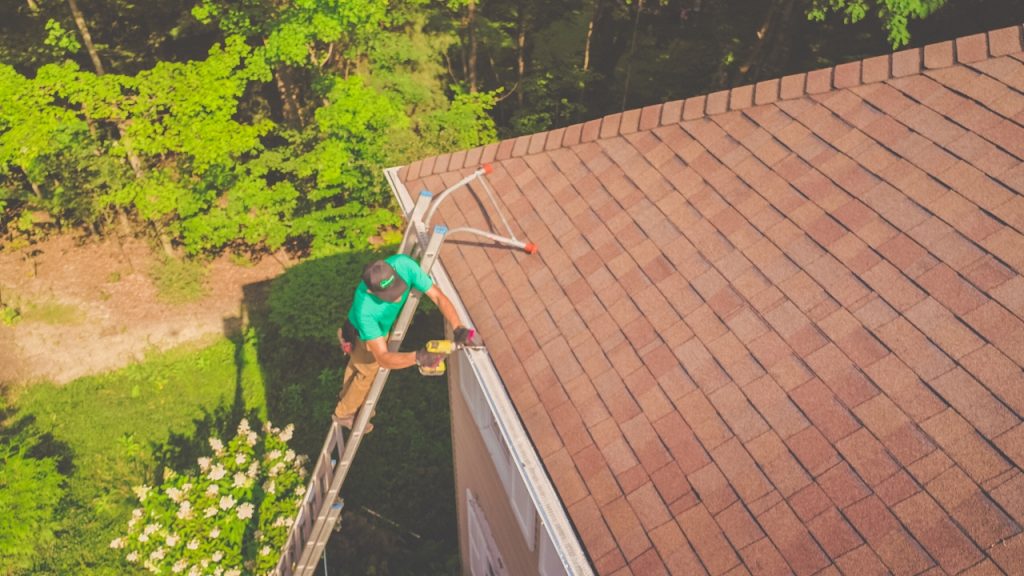 What are the Benefits of a New Roof?